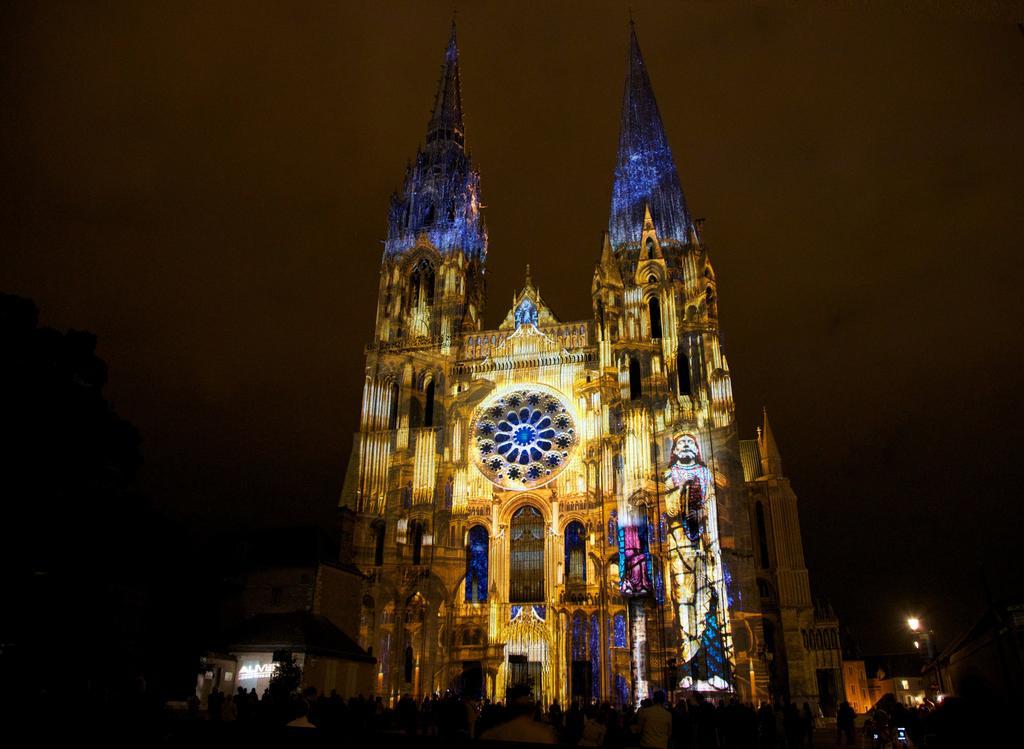 Mercure Chartres Cathedrale Exteriör bild